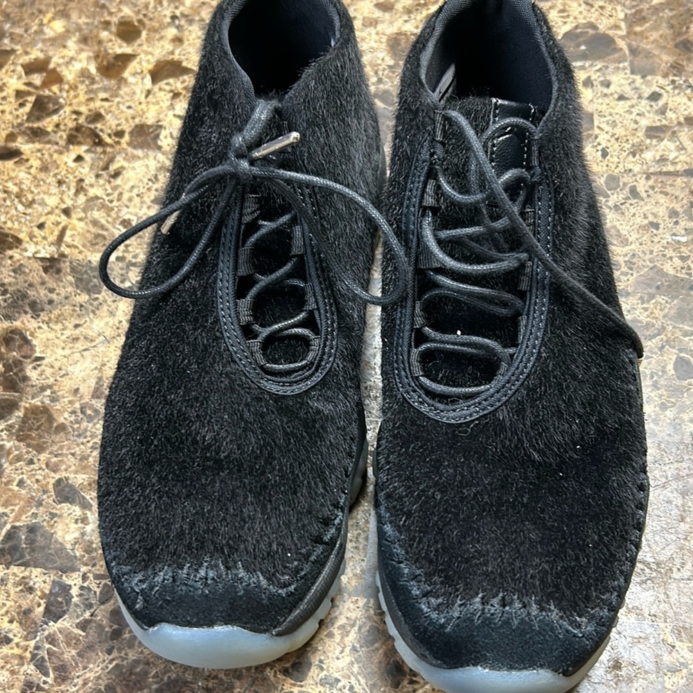 EUC, Jordan’s, size 8, with fur. Preloved